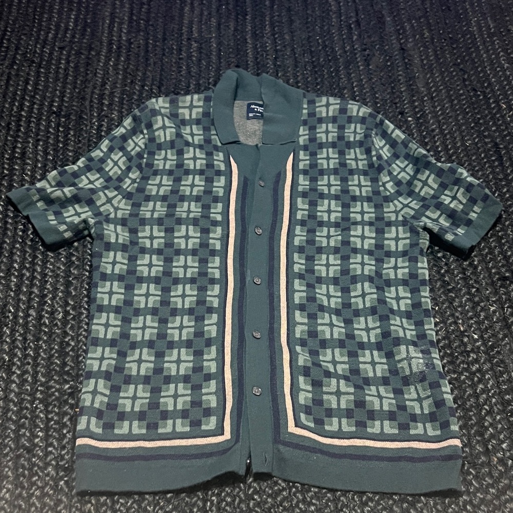 Patterned Button-Up Shirt - image 1